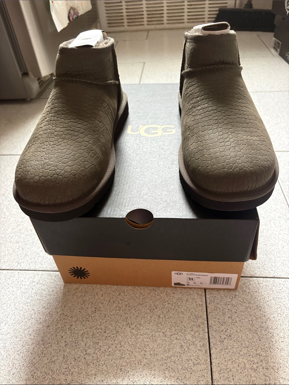 UGG Men's Ultra Minie in gray crocodile snake type print